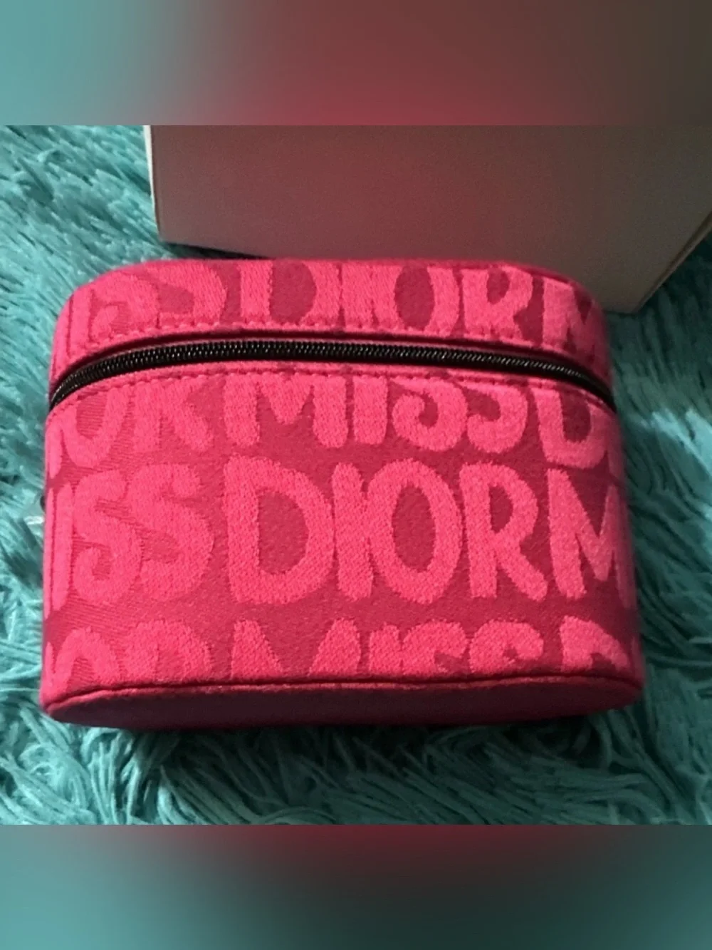 Dior Limited Edition Hot Pink Makeup Bag Vanity & Bonus Gift - Picture 3 of 8